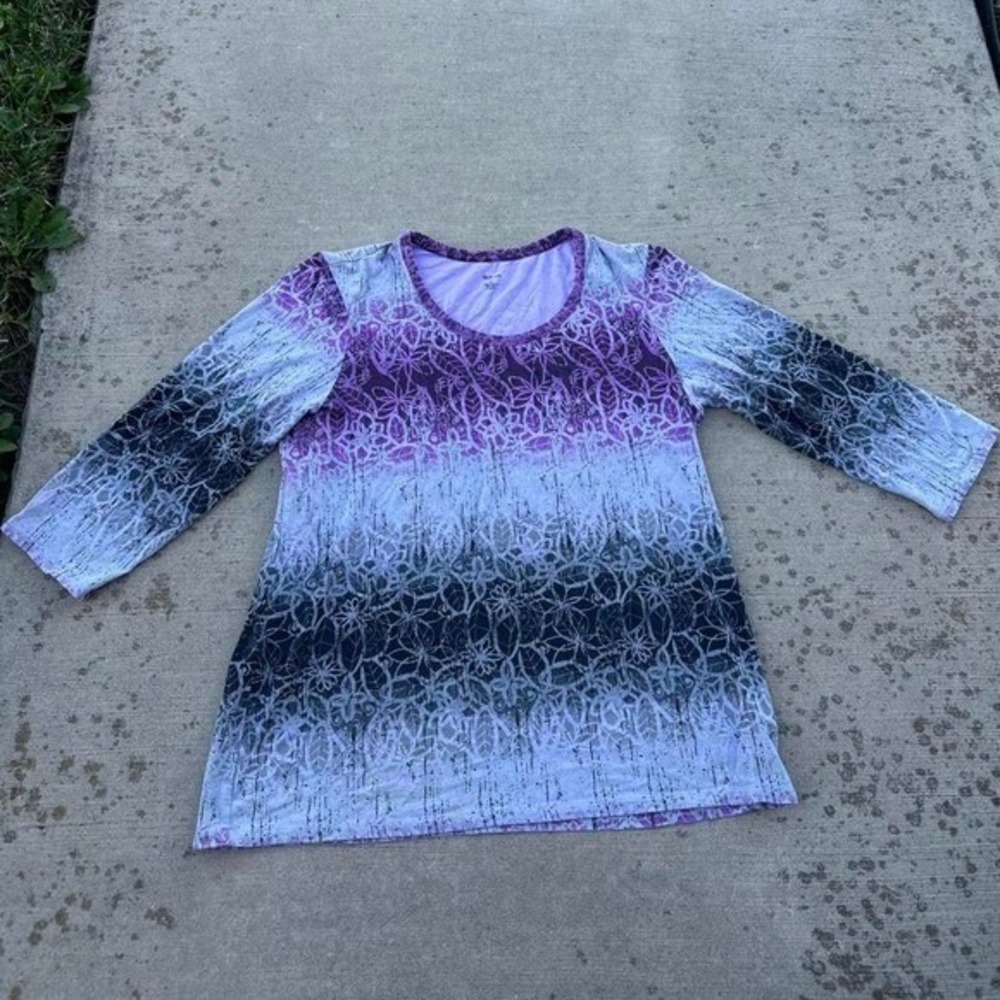 Purple floral print 3/4 sleeve top Size L